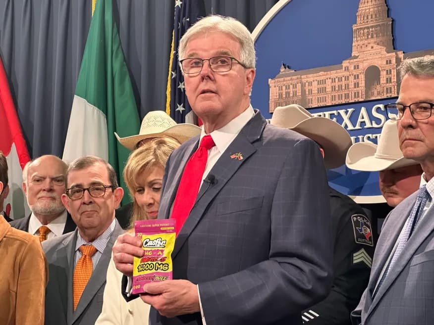 A portrait of Lt. Governor Dan Patrick.